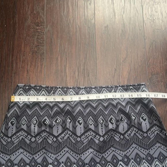 Athleta Fun Print Skirt W/Inner Pocket, Sz. M. - Picture 9 of 10